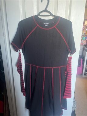 Hot topic red and black dress